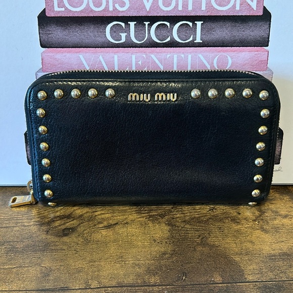MIU MIU black leather wallet with studs - Picture 1 of 8